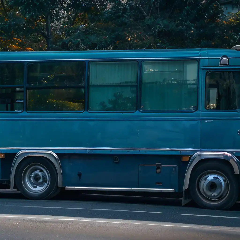 Vue latérale d'un minibus de location